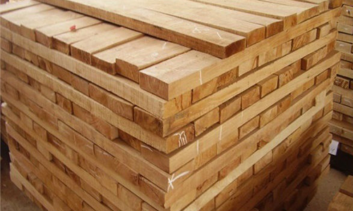 So sánh gỗ cao su với gỗ sồi 2